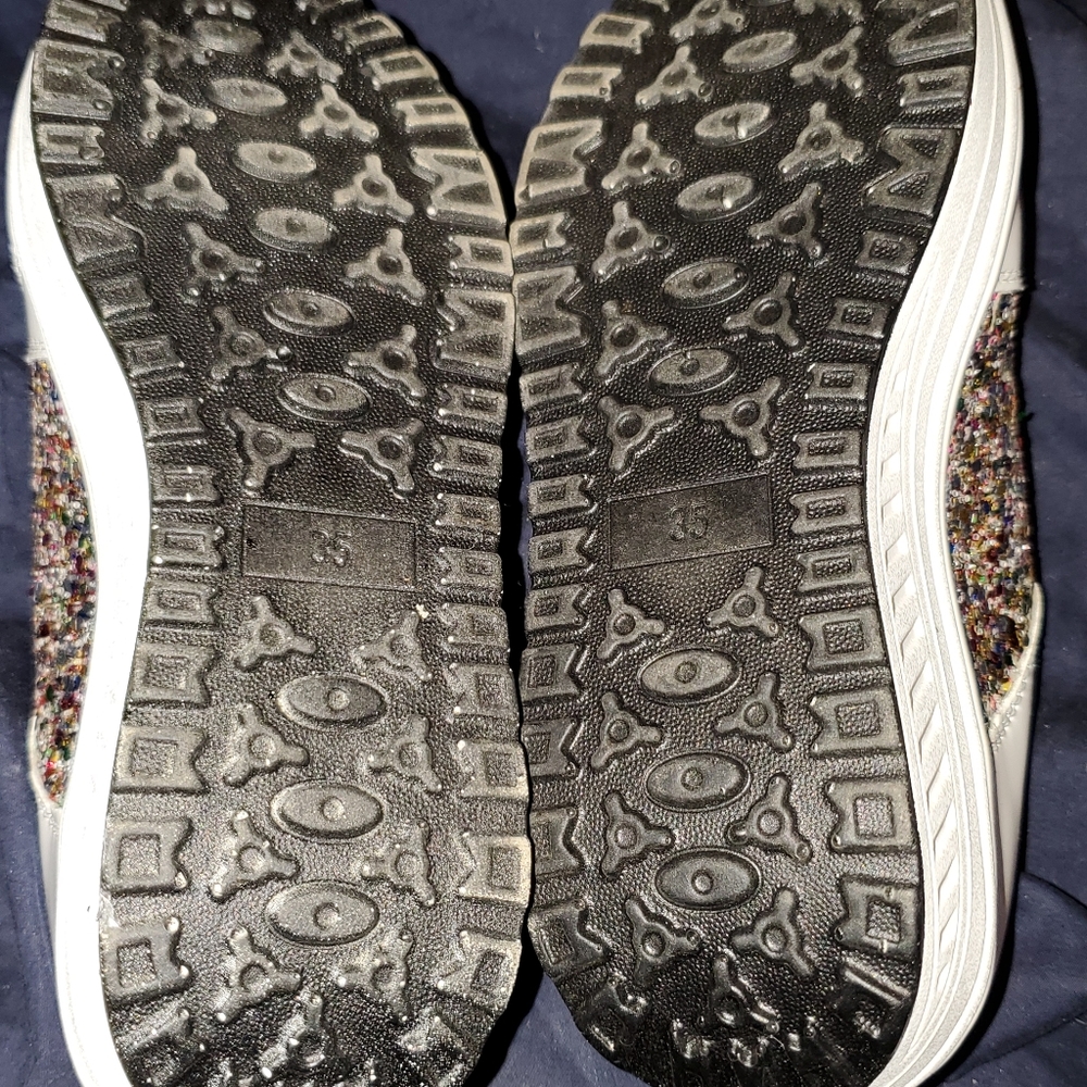Sneakers - Picture 6 of 6